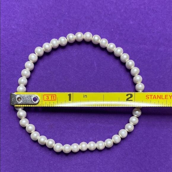 💛 Elegant White Faux Pearl Bracelet - Picture 3 of 3